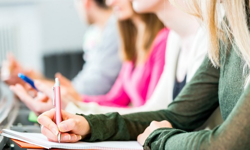 Contre le décret interdisant la mention pour les redoublants ayant gardé leurs notes