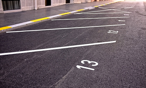 Pour des places de stationnement ou dépose minute devant la crèche