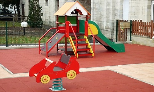 Oui au maintien des activités de la crèche Les Farfadets de Balmont