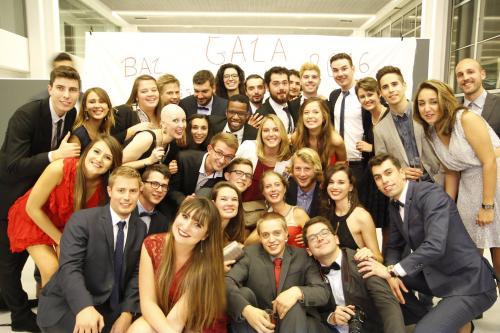 Pour que Coco vienne à la Remise des Diplômes et au Gala