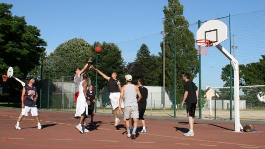 Maintien des 2 terrains de basket à Penvillers