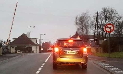 Barri&egrave;re de signal train TER sncf