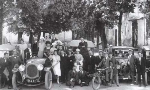 Plantation d' arbres le long de la place du Maquis et de la rue du Suquet à Vabre, Tarn