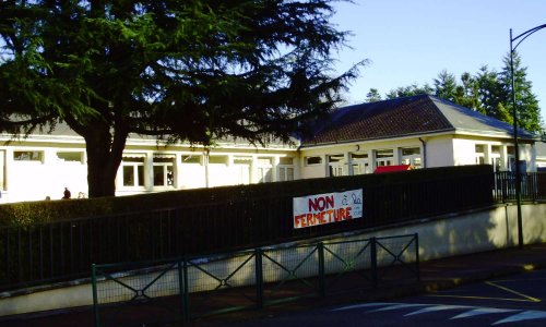 Non à la Fermeture de l'école à Senonches (Eure-et-Loir )