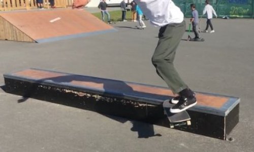 Le module « curb » du skatepark