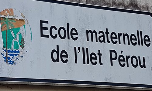 Non à la fermeture des écoles de l'Ilet-Pérou à Capesterre Belle-Eau (GUADELOUPE)