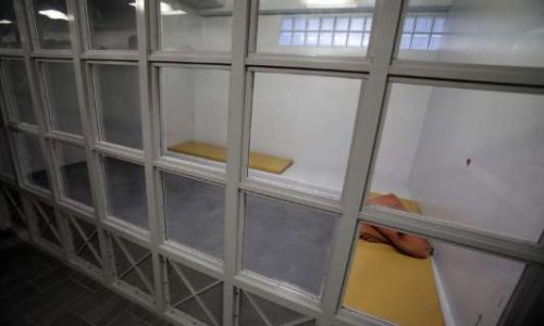 Paris : trois légionnaires secourent une jeune fille... et terminent en garde à vue