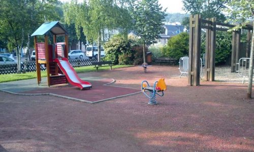 Bassin du parc pour enfants en face de spar à rouelle