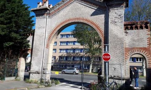 Non à la destruction de la porte de la Briquetterie