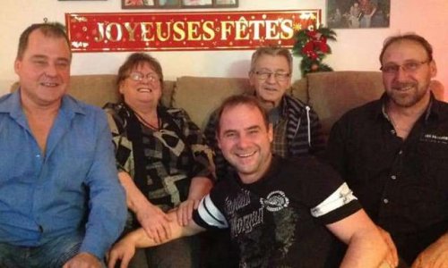 Pour la légalité des injections de vitamine C appaisant les symptômes de chimiothérapie et de cancer.