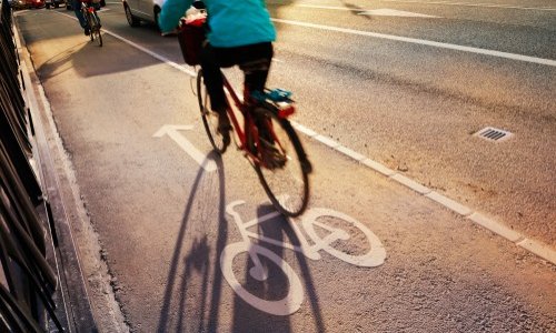 POUR des pistes cyclables pour rouler en sécurité !