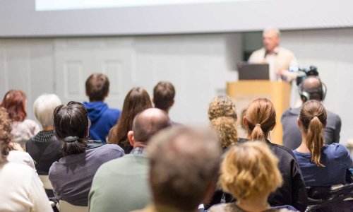 Re-présentons-nous pour de véritables assemblées du peuple, une Assemblée Nationale et un sénat représentatifs de la population employés, ouvriers, artisans, agriculteurs, étudiants, retraités...