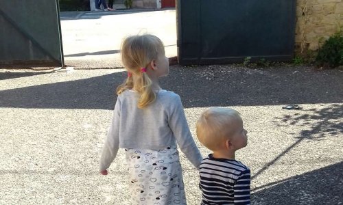 Pétition contre la fermeture d'une classe maternelle de PONT DE VAUX - 01