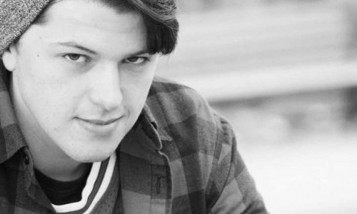 P&eacute;tition pour que Fran&ccedil;ois-Victor alias Ryry, change sa photo de profil sur  le r&eacute;seau social (mort) Facebook