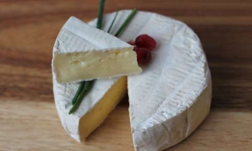 Défendons le Camembert au lait cru !