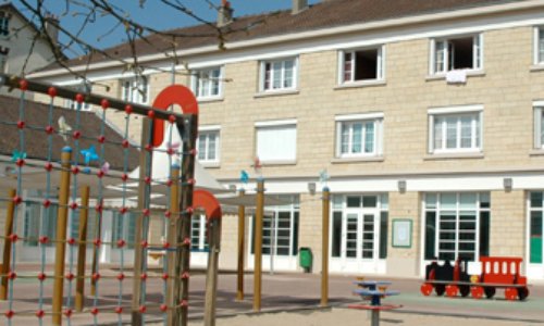 NON À LA FERMETURE DE CLASSE À LA MATERNELLE PASTEUR - GARCHES