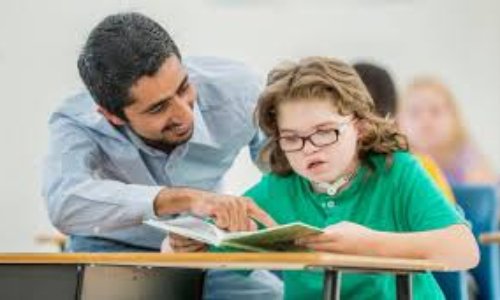 Parents d'enfants scolarisés CLASSE ULIS handicapé privé d'AVS INDIVIDUEL.