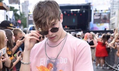 Lenni kim vient faire des s&eacute;ances de d&eacute;dicace dans le 80