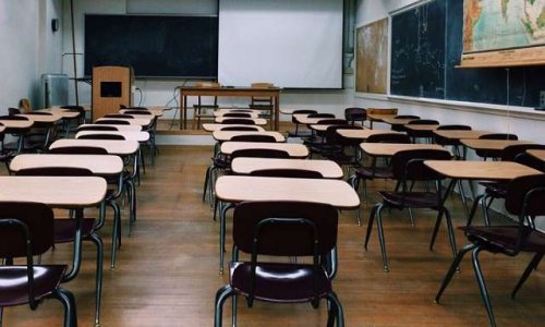 Pour le maintien du poste de Mme Martine BOUYSSOUNOUSE