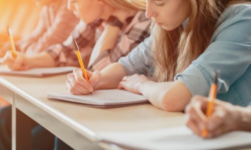 Pour une école de la confiance ! Demande d'augmentation de la DHG et de passage en REP du collège Louise Michel à Rive de Gier.