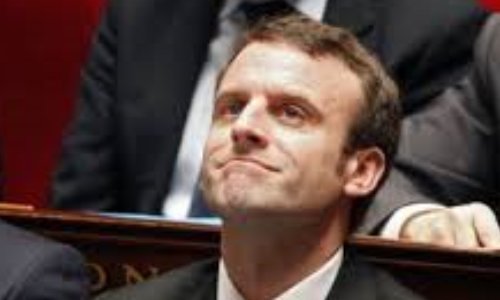 M. Emmanuel MACRON D&Eacute;MISSION SUR LE CHAMPS !!!