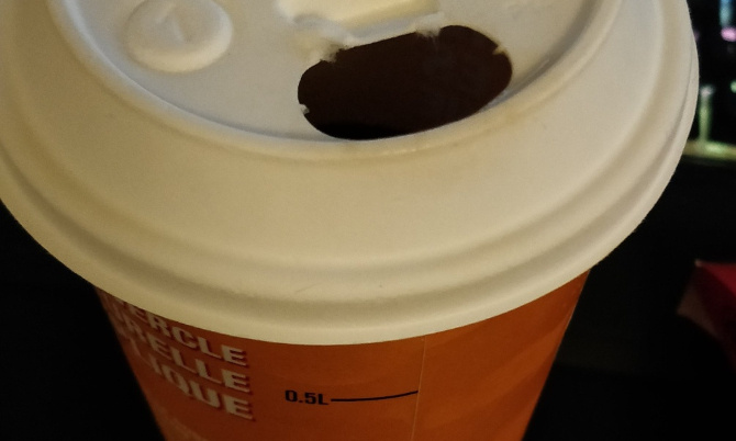 Contre les nouveaux couvercles pour les boissons McDonald's