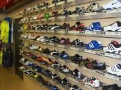 Stop aux chaussures de sport fabriquées par des enfants vendues dans nos chaines de magasins de sport !