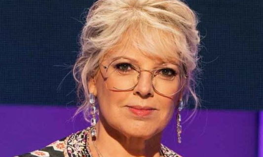 Pour Laurence Boccolini aux commentaires du concours Eurovision de la chanson