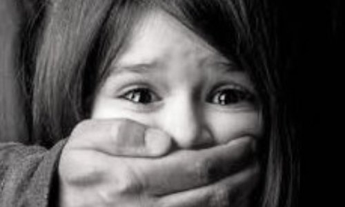Atteintes sexuelles sur mineurs : PAS DE PRESCRIPTION !!!