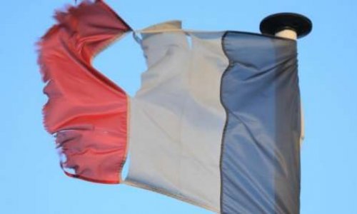 La 5eme République est-elle toujours une démocratie?