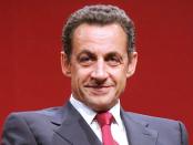 Pensez-vous que Monsieur Sarkozy devrait se présenter en 2017?