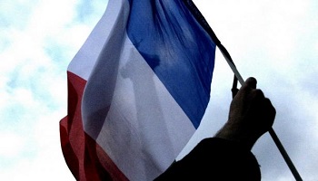 Faut-il une suppression massive des élus en France ?