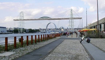 Etes-vous pour ou contre un nouveau pont transbordeur à Nantes ?