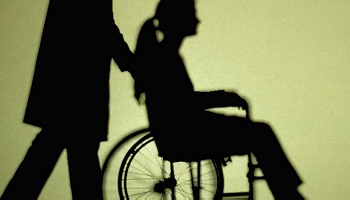 Trouvez-vous normal qu'un frère qui habite à 10 mètres de sa sœur handicapée ne vienne jamais la voir ?