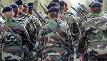 Doit-on remettre en place le service militaire ?