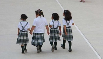 Pour ou contre le retour des uniformes à l'école ?