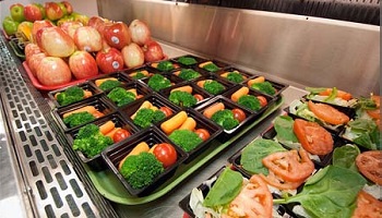 Menus de substitution dans les cantines : doit-on proposer des menus végétariens en lieu et place des menus confessionnels ?