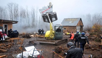 Si vous habitiez Notre Dame des Landes en ayant le risque d'être expropriés pour la construction d'un aéroport, que feriez-vous ?