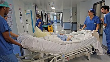 Doit-on arrêter les soins de Vincent Lambert ?