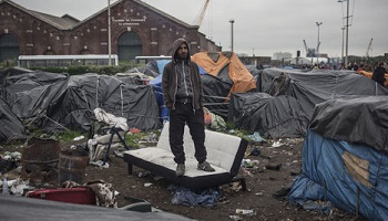 Faut-il taxer les migrants sur les camps à Calais ?