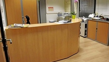 Les fonctionnaires qui ne font pas leurs heures ou leur travail doivent-ils être licenciés définitivement ?