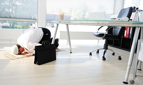 Si vous êtes patron, autoriserez-vous vos salariés à prier pendant leur temps de pause?
