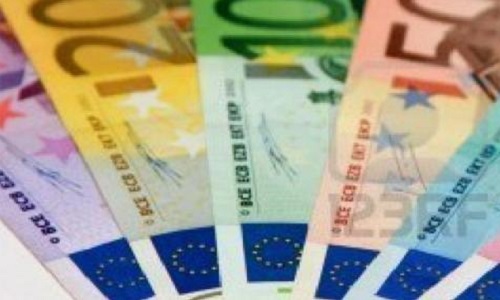 Un pret immobilier de 200 000 € sur 20 ans à 2,38 %, représente en réalité un intérêt de 84 000 € pour la banque, c'est pour vous :