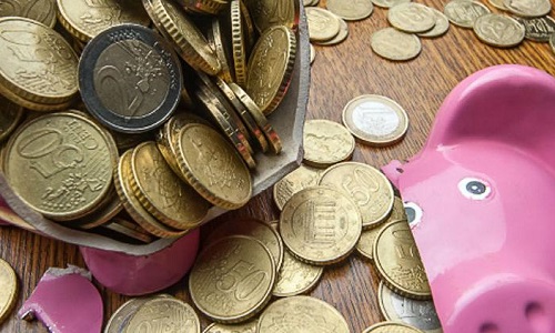 Pour ou contre une vraie aide financière pour les - 25 ans en recherche d'emploi ?