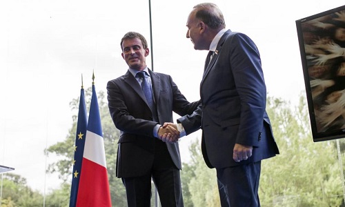 Trouvez-vous normal que le Premier Ministre ''socialiste'' reçoive les patrons plutôt que les ouvriers grévistes ?