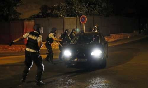 Lorsque quelqu'un se fait neutraliser par des policiers, cela vous :