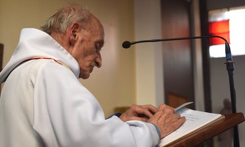 Pensez-vous que le père Jacques Hamel devrait être enterré comme martyr dans la cathédrale Notre Dame de Paris ?