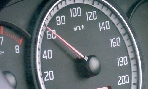 Pourquoi ne pas retirer les compteurs de vitesse sur nos véhicules car ils sont inutiles ?