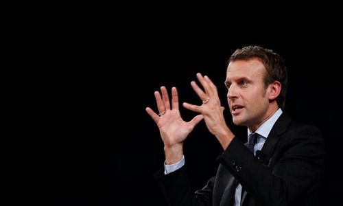 Pensez-vous qu'Emmanuel Macron va vendre son stock invendable de son bouquin?