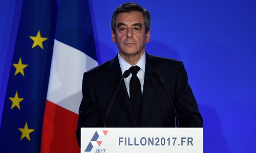 Pour légitimer sa candidature, François Fillon doit-il rembourser ?